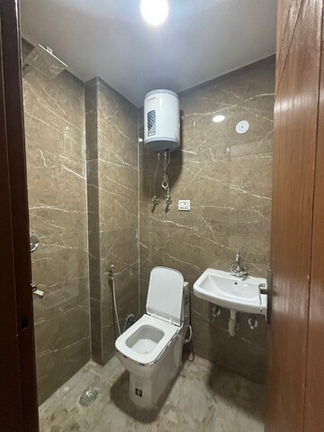 Bathroom in 1 BHK Builder Floor at Saket – for Rent