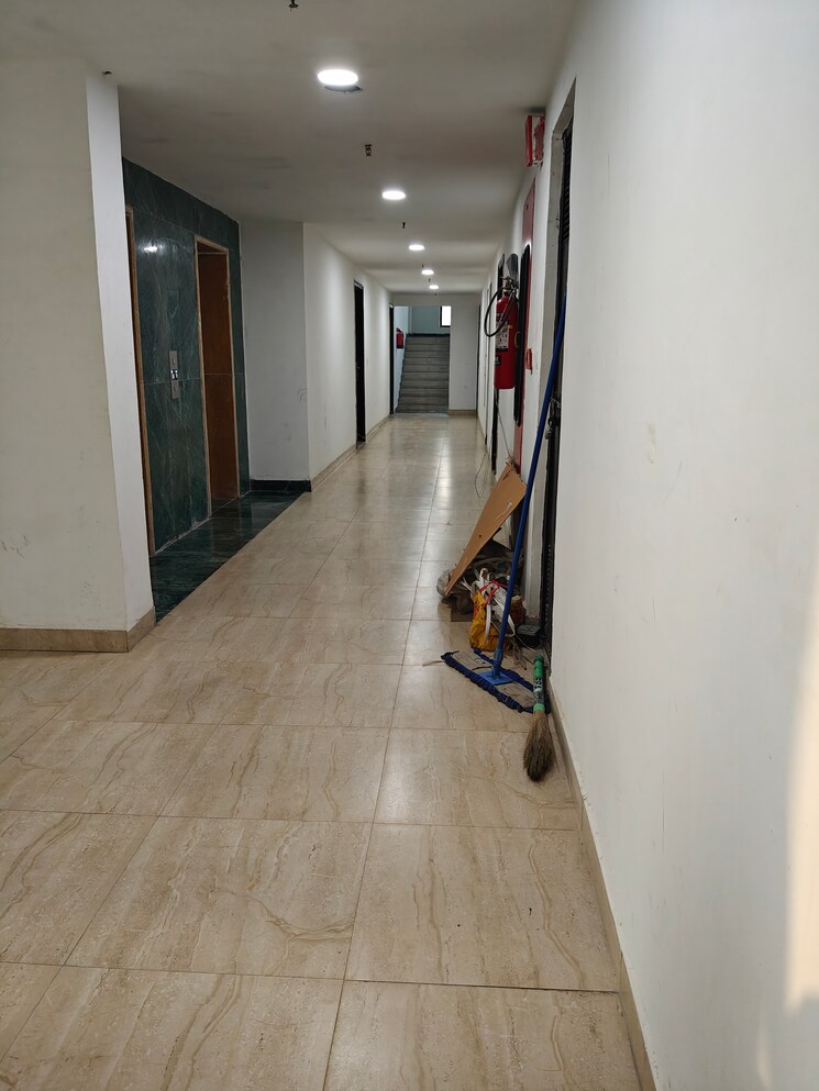 Room, omaxe-hazratganj Studio 565 Sq.Ft. Apartment In Gomti Nagar Lucknow 8059056