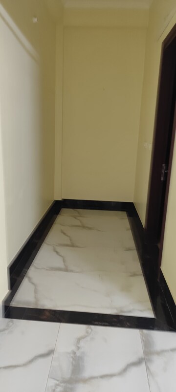 Room in 2 BHK Apartment at Chandra Panorama, Sushant Golf City – for Rent