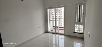 Room in 2 BHK Apartment at Majestique Towers, Kharadi – for Rent