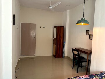 Furnished Amenities in 1 BHK Apartment at Bandra West – for Rent