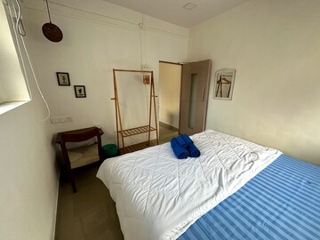 Bedroom in 1 BHK Apartment at Bandra West – for Rent