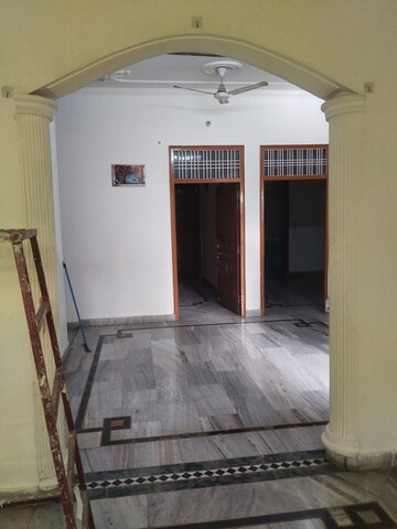 Bedroom in 2.5 BHK Independent House at Gomti Nagar – for Rent