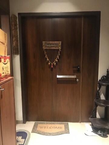 Furnished Amenities in 2 BHK Apartment at Bandra West – for Rent
