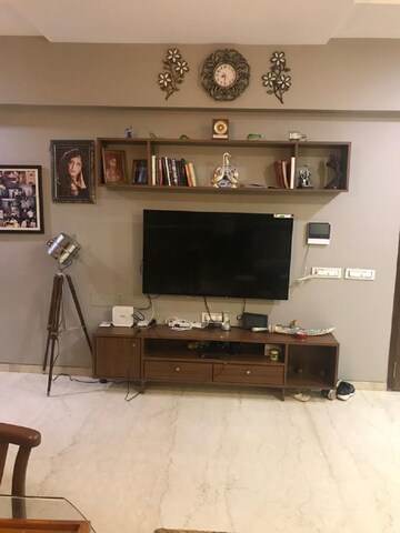Furnished Amenities in 2 BHK Apartment at Bandra West – for Rent