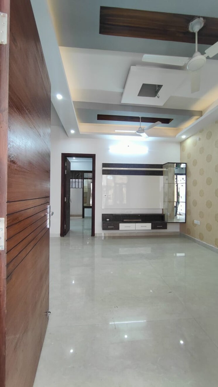 Room, gms road 3 Bedroom 100 Sq.Yd. Independent House In Gms Road Dehradun 8059173