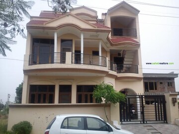 2 BHK Independent House – Exterior View View at Sector 14 - for Rent