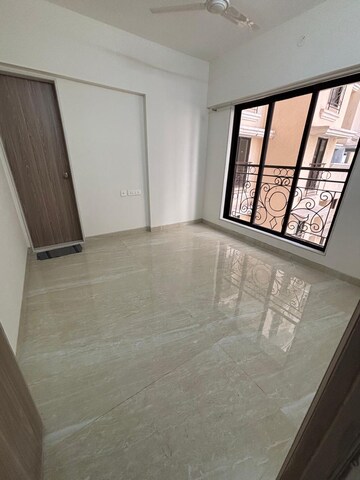 Room in 1 BHK Apartment at Chandiwala Pearl Heaven, Andheri East – for Rent