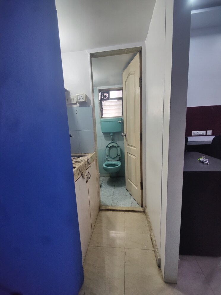Washroom, knox-plaza Commercial Office Space 270 Sq.Ft. In Malad West Mumbai 8059247