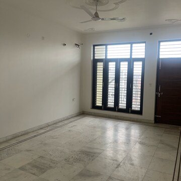 Room in 3 BHK Builder Floor at TDI The Retreat, Sector 89 – for Rent