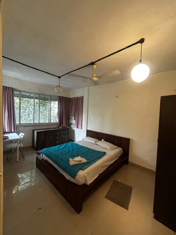 Bedroom in 1 BHK Apartment at Bandra West – for Rent