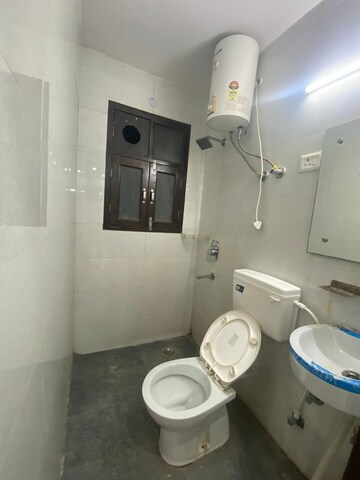 Bathroom in 4 BHK Builder Floor at Uday Arden 45, Sector 45 – for Rent