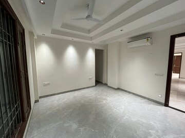 Room in 3 BHK Builder Floor at Ansal Sushant Lok I, Sector 43 – for Rent