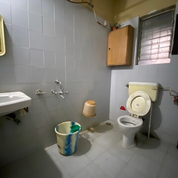 Attached Bathroom in 3.5 BHK Apartment at Aundh – for Rent
