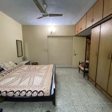 Bedroom in 3.5 BHK Apartment at Aundh – for Rent