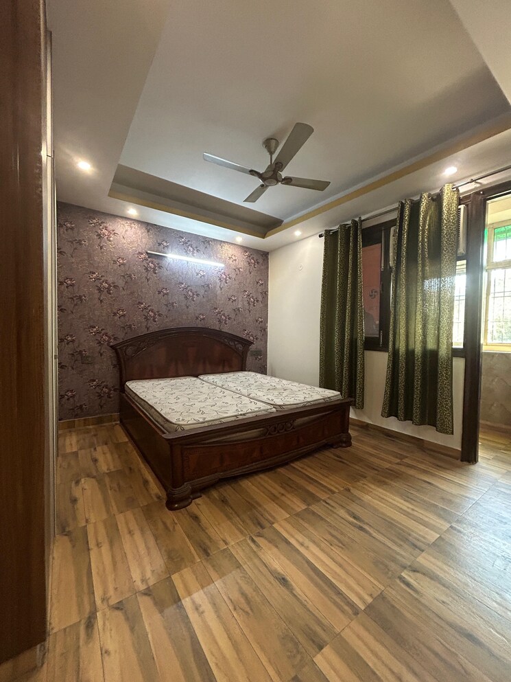 Bedroom, freedom fighters enclave 3 Bedroom 1800 Sq.Ft. Apartment In Freedom Fighters Enclave Delhi 8059413