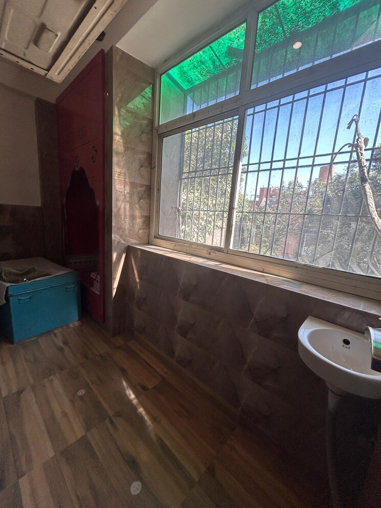 Balcony, freedom fighters enclave 3 Bedroom 1800 Sq.Ft. Apartment In Freedom Fighters Enclave Delhi 8059413