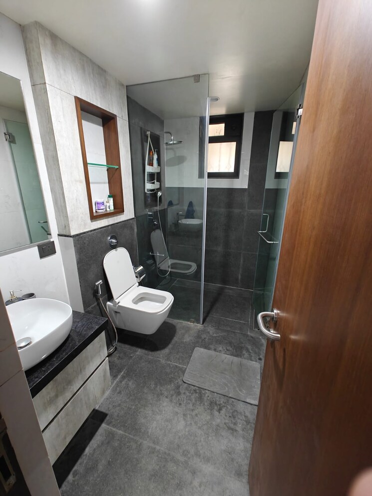 Master Bedroom, vastu-apartment-juhu 3 Bedroom 1800 Sq.Ft. Apartment In Juhu Mumbai 8059406