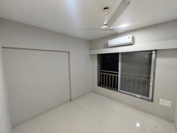 Room in 2 BHK Apartment at Veena Saraswati vasai, Vasai East – for Rent