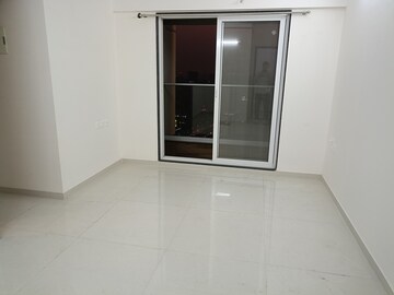 Room in 2 BHK Apartment at Ashar Axis, Majiwada – for Rent