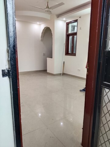 Room in 1 BHK Apartment at Khirki Extension – for Rent