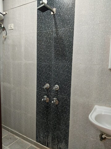 Bathroom in 1 BHK Apartment at Khirki Extension – for Rent