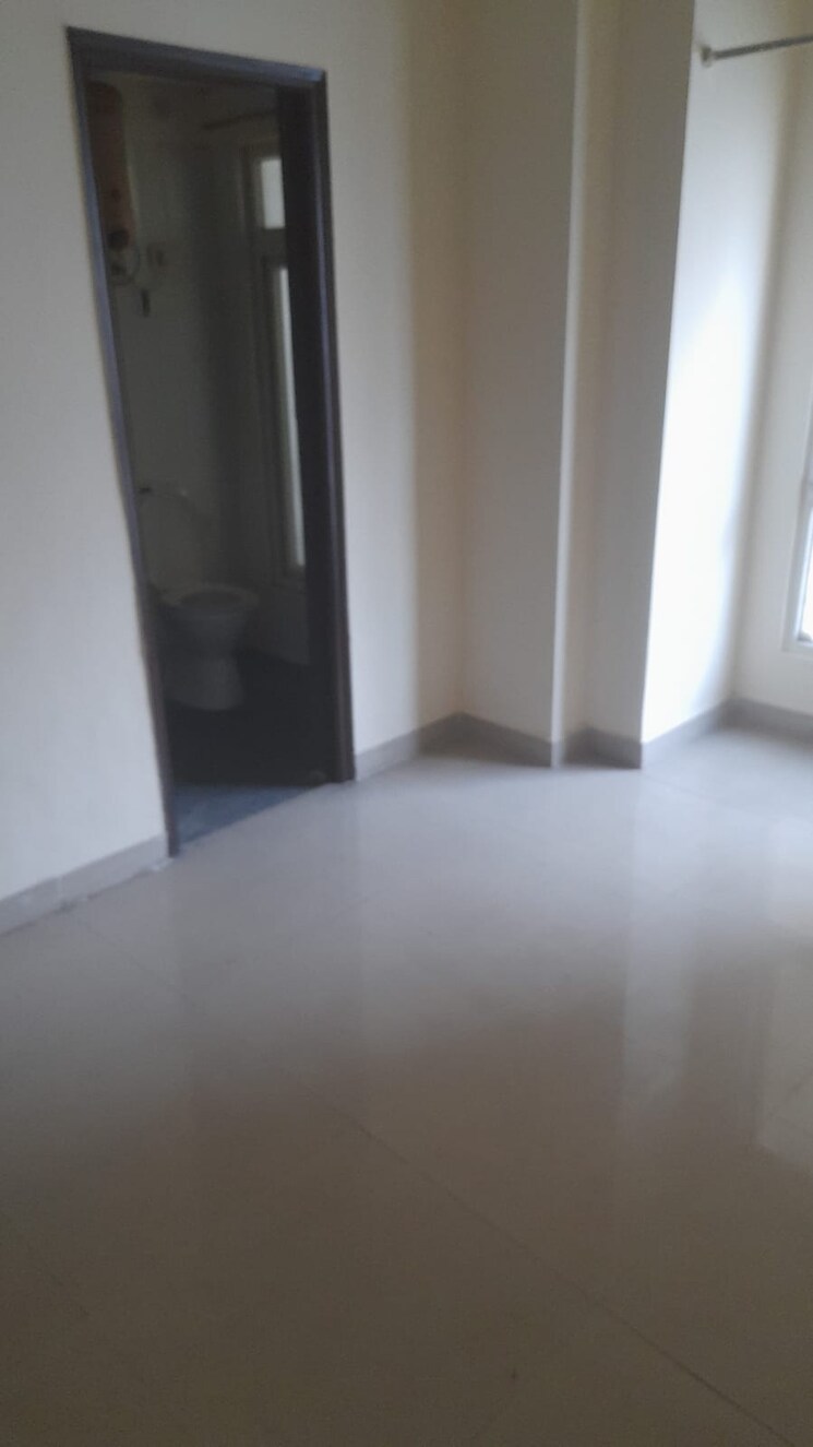 Room, sector 45 2.5 Bedroom 1265 Sq.Ft. Apartment In Sector 45 Noida 8059450