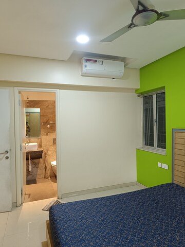 Room in 3 BHK Apartment at Kalpataru Hills Phase II, Manpada – for Rent