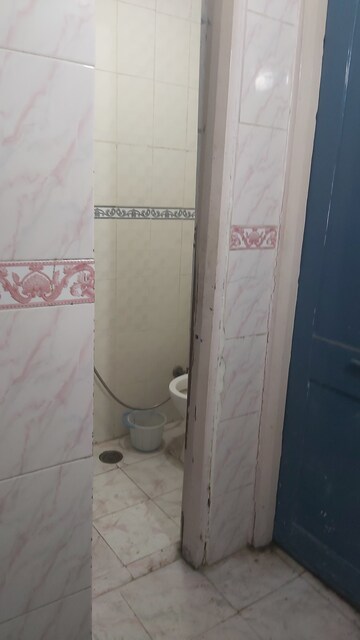 Bathroom in 1.5 BHK Apartment at Mayur Vihar – for Rent
