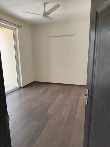 Room in 4 BHK Apartment at Sushma Crescent, Dhakoli Village – for Rent