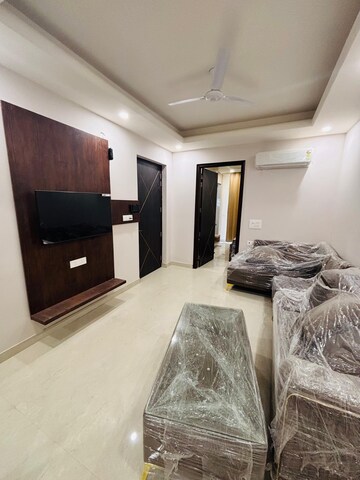 Bedroom in 1 BHK Builder Floor at Sector 43 – for Rent
