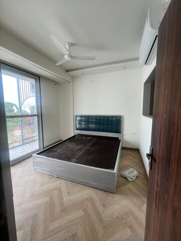 Bedroom in 1 BHK Builder Floor at Sector 38 – for Rent