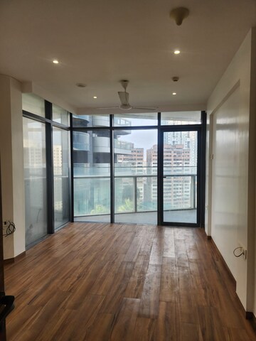Room in 3 BHK Apartment at Omkar 1973, Worli – for Rent