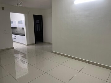 Room in 3 BHK Apartment at Paradigm Business Hermitage Park, Dhakoli Village – for Rent