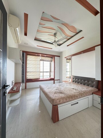 Bedroom in 3 BHK Apartment at Oberoi Realty Woods, Goregaon East – for Rent