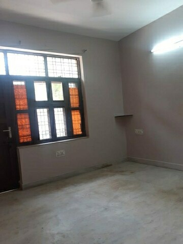 Room in 2.5 BHK Builder Floor at SS The Lilac, Sector 49 – for Rent