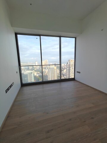 Room in 5 BHK Apartment at Rustomjee Crown, Prabhadevi – for Rent