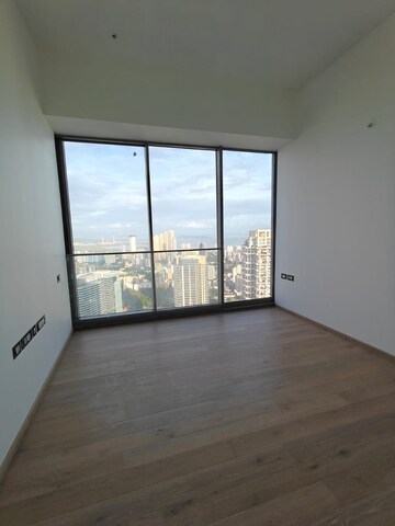 Room in 5 BHK Apartment at Rustomjee Crown, Prabhadevi – for Rent
