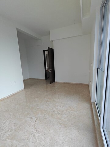Room in 3 BHK Apartment at Raheja Imperia, Worli – for Rent