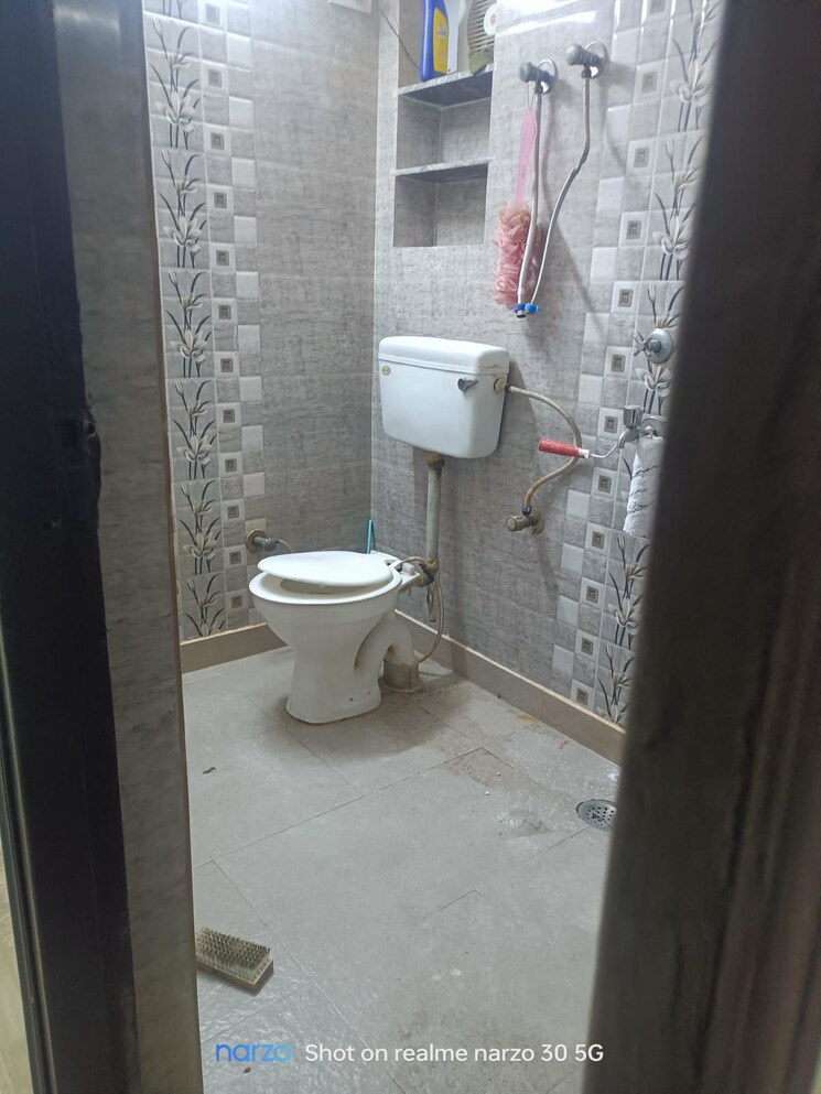 Bathroom, patparganj 2 Bedroom 1000 Sq.Ft. Apartment In Patparganj Delhi 8059648