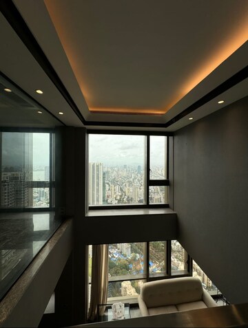 Room in 5 BHK Apartment at Lodha Trump Tower, Worli – for Rent