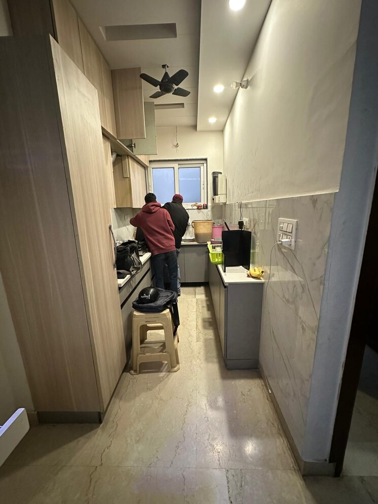 Kitchen, paschim vihar 2.5 Bedroom 84 Sq.Yd. Builder Floor In Paschim Vihar Delhi 8059672