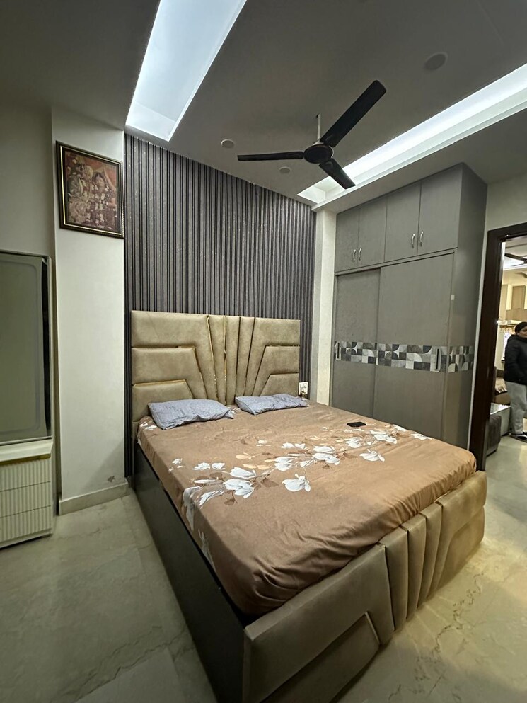 Bedroom, paschim vihar 2.5 Bedroom 84 Sq.Yd. Builder Floor In Paschim Vihar Delhi 8059672