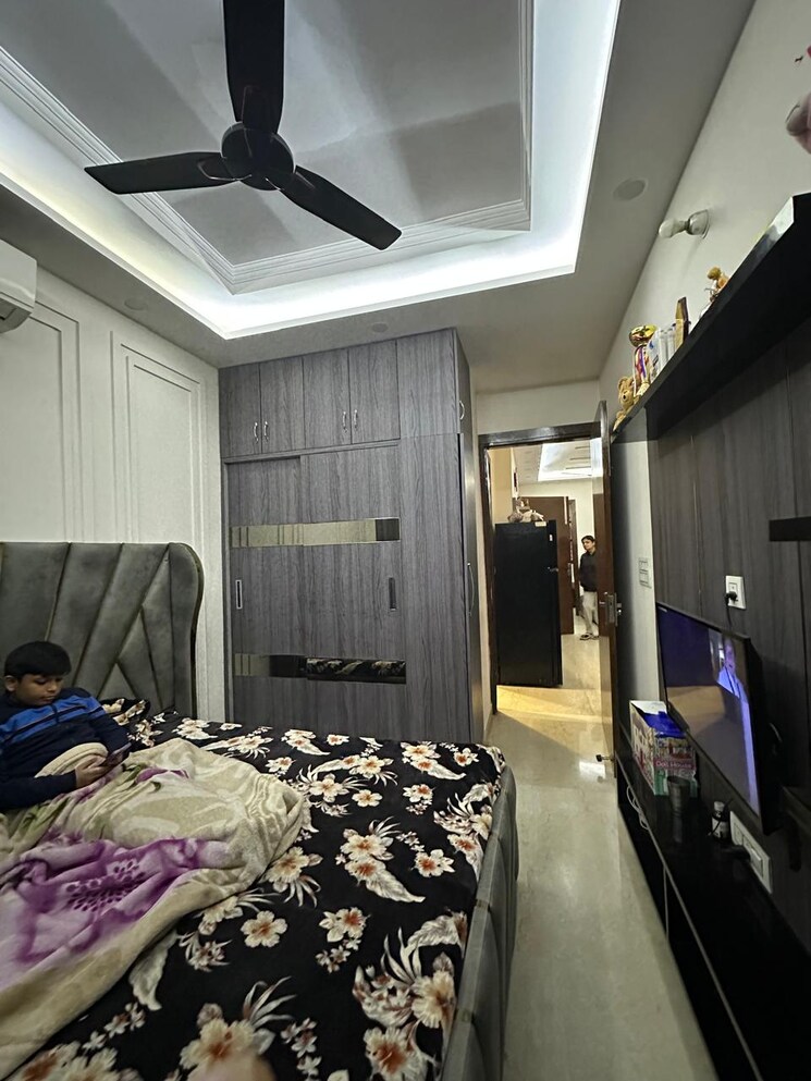 Master Bedroom, paschim vihar 2.5 Bedroom 84 Sq.Yd. Builder Floor In Paschim Vihar Delhi 8059672