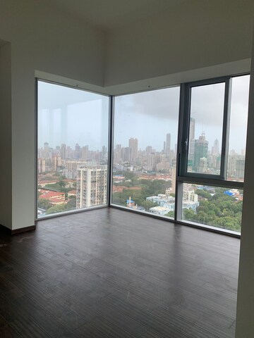 Room in 3 BHK Apartment at Piramal Aranya, Byculla – for Rent