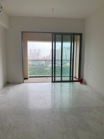 Room in 3 BHK Apartment at Piramal Aranya, Byculla – for Rent