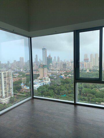 Room in 3 BHK Apartment at Piramal Aranya, Byculla – for Rent