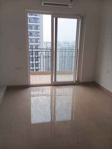 Room in 3 BHK Apartment at ATS Nobility, Sector 4 Greater Noida – for Sale