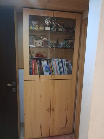 Furnished Amenities in 3 BHK Apartment at Andheri West – for Rent