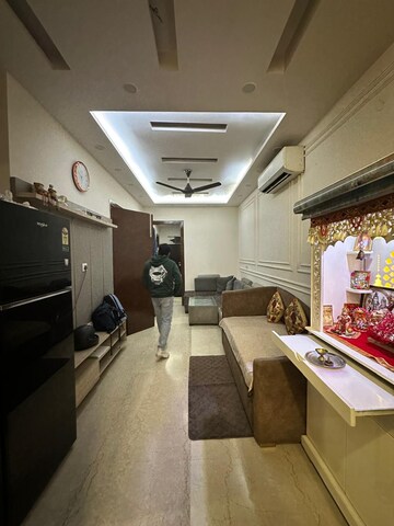 Master Bedroom in 2.5 BHK Builder Floor at Paschim Vihar – for Rent